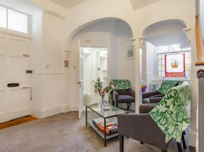 Lovely Villa 3 kings 1double sofa bed